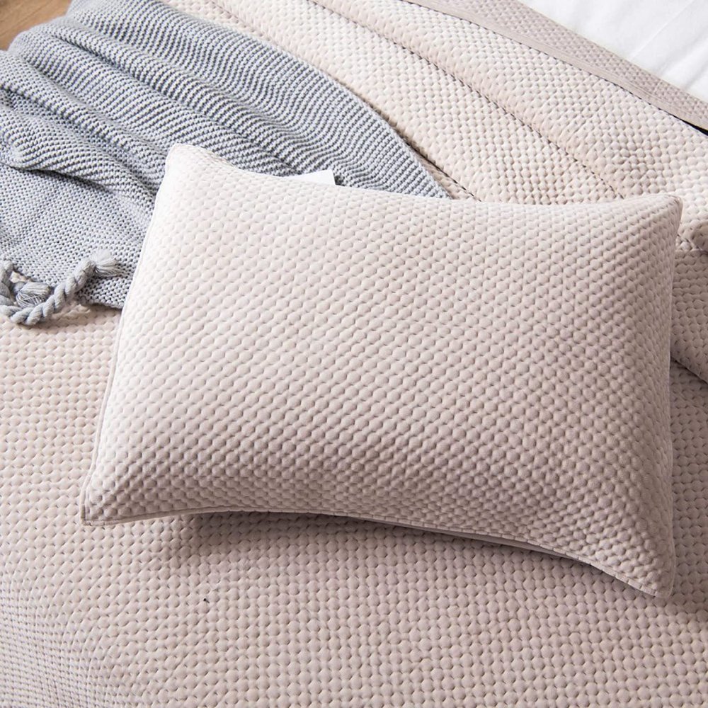 Plush Velvet King Size Bedding Set Coverlet 2 Shams 2 Pillows Like New - Picture 3 of 7